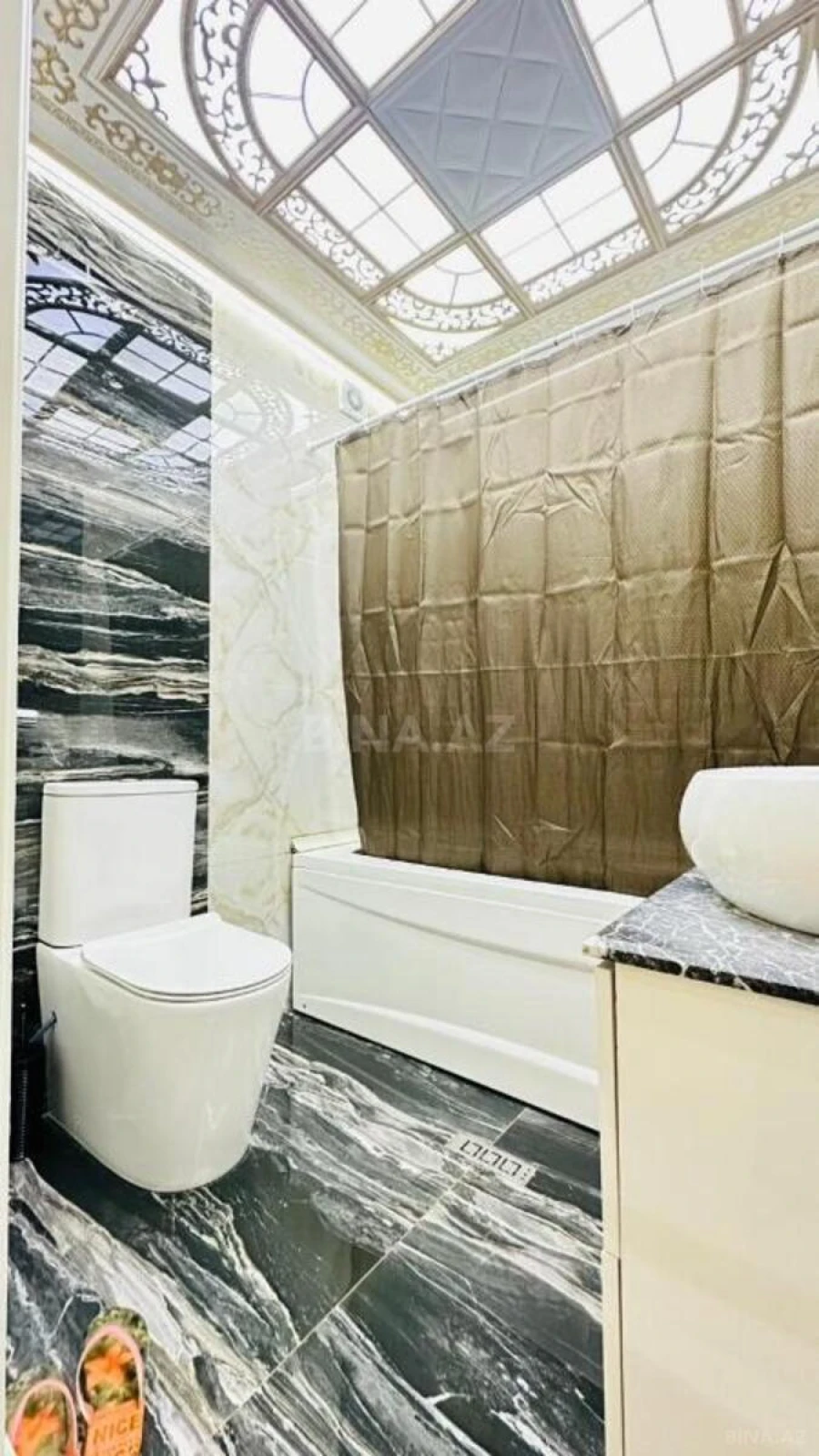 Satılır 3 otaqlı mənzil 165 m²