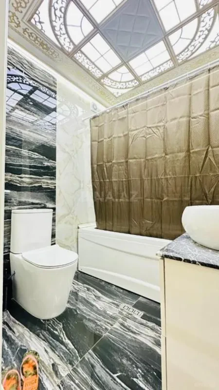 Satılır 3 otaqlı mənzil 165 m²
