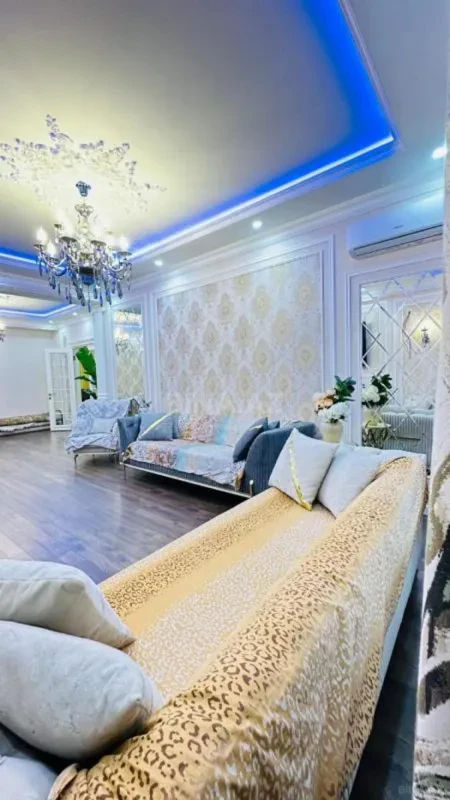 Satılır 3 otaqlı mənzil 165 m²