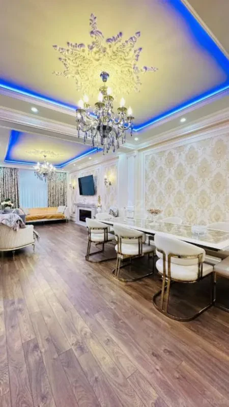 Satılır 3 otaqlı mənzil 165 m²