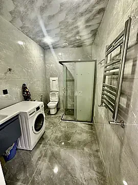 Kirayə verilir 2 otaqlı mənzil 66 m²