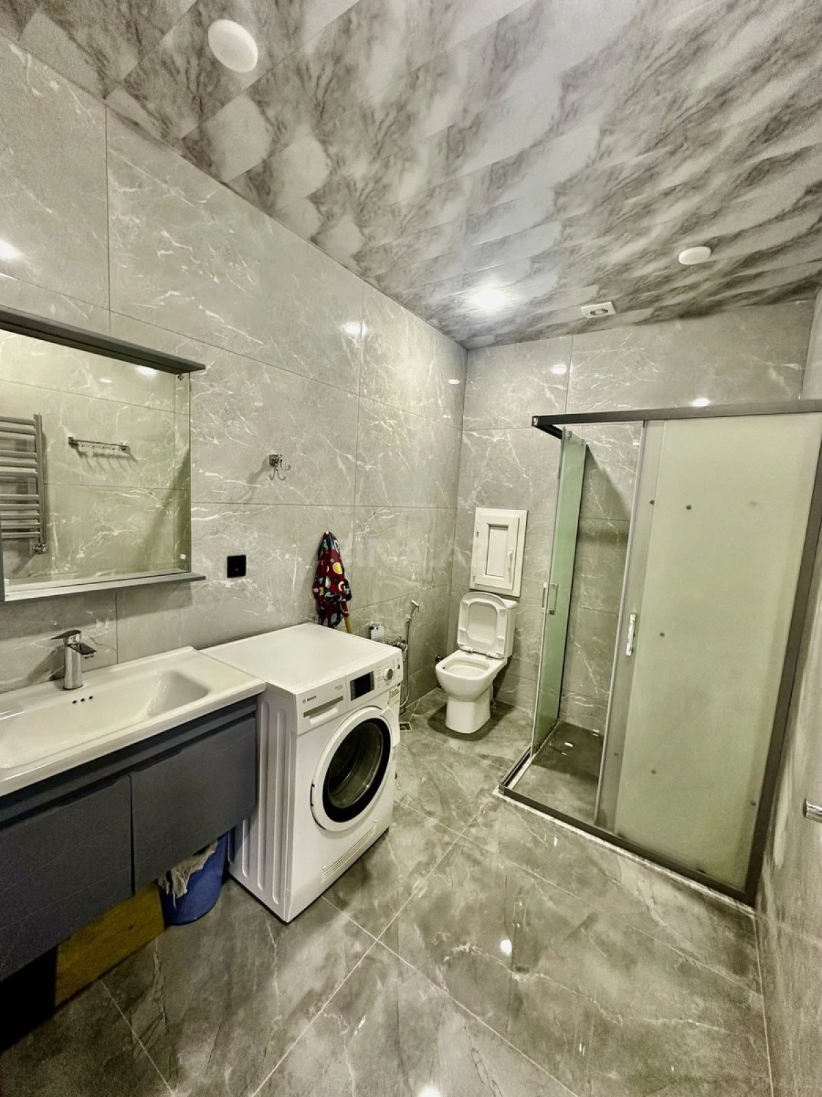 Kirayə verilir 2 otaqlı mənzil 66 m²