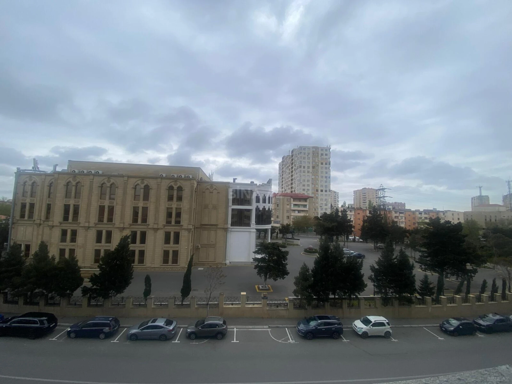 Satılır 3 otaqlı mənzil 84 m²