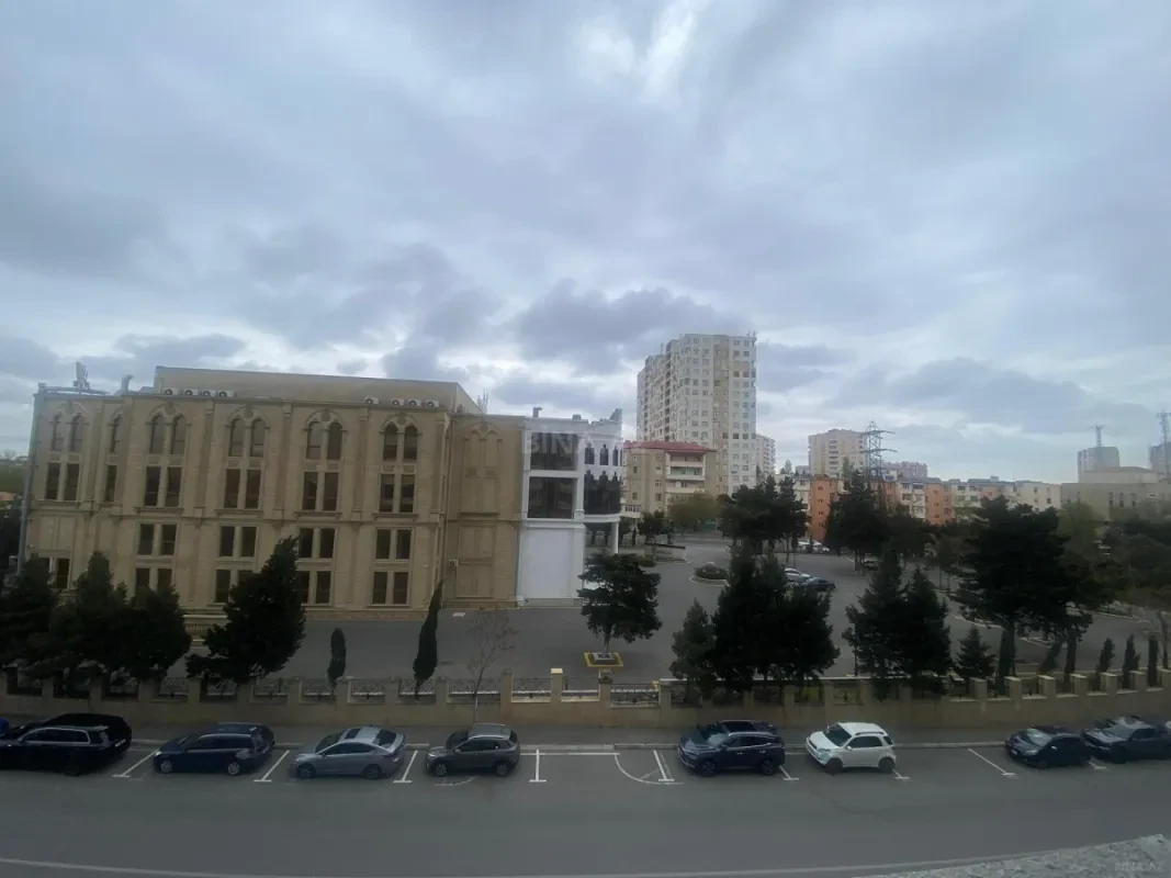 Satılır 3 otaqlı mənzil 84 m²