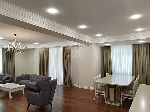 Satılır 5 otaqlı mənzil 230 m²