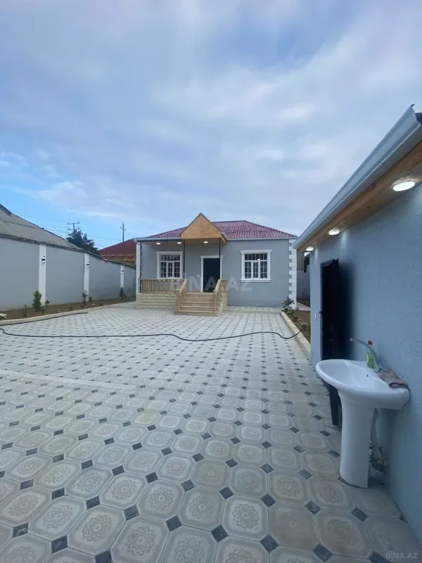 Satılır 3 otaqlı həyət evi 400 m²