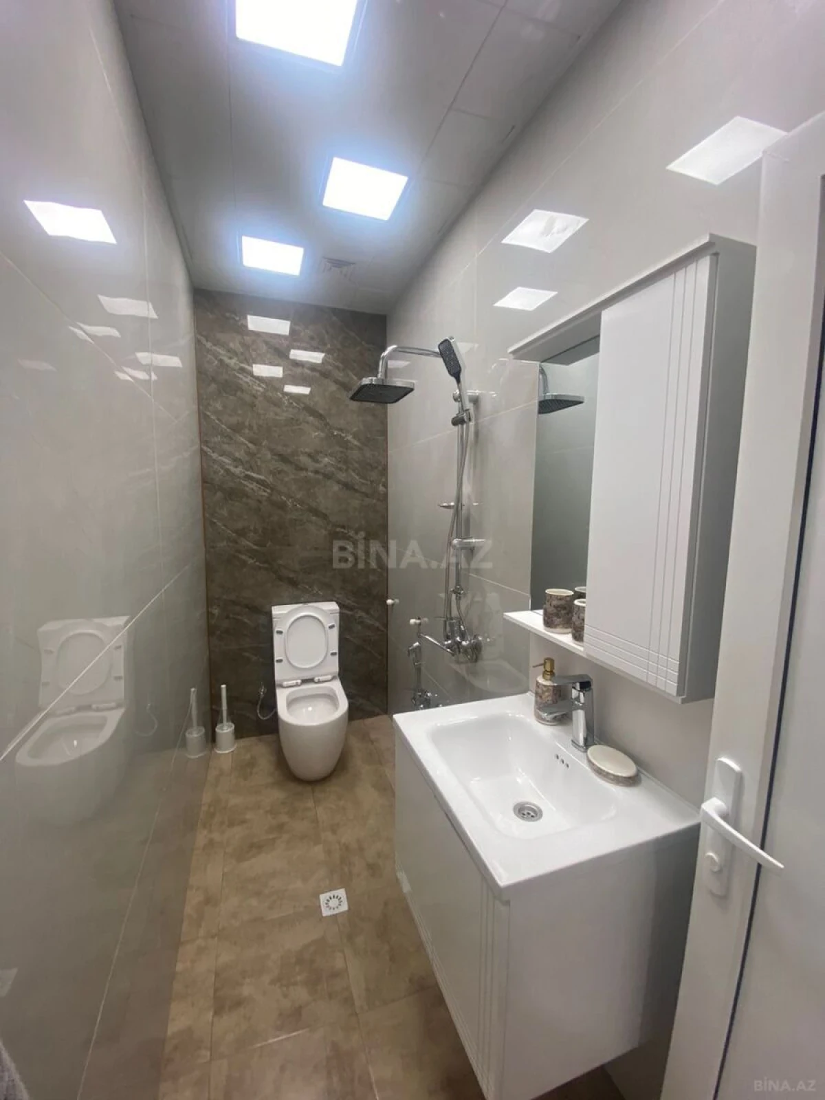 Satılır 3 otaqlı həyət evi 400 m²