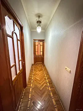 Satılır 5 otaqlı mənzil 110 m²