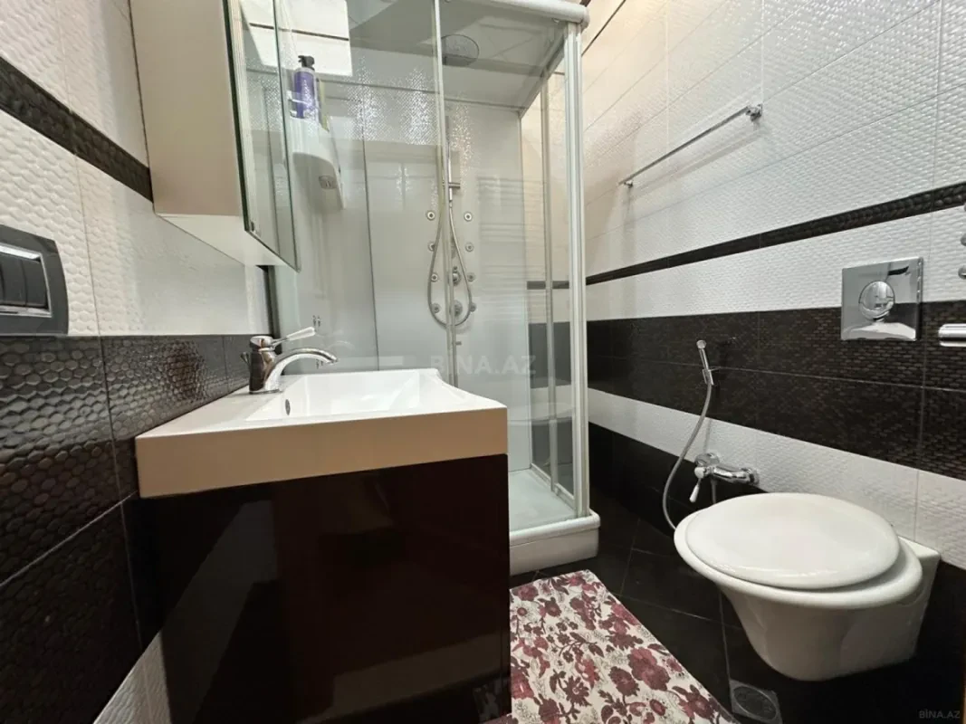 Satılır 4 otaqlı mənzil 240 m²