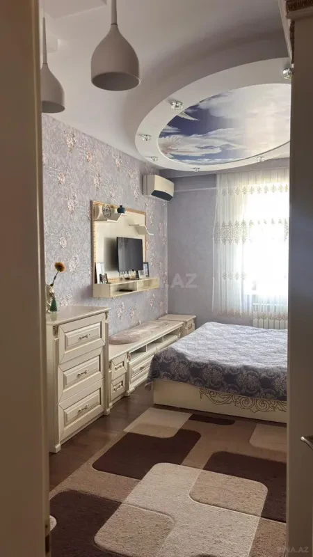 Satılır 4 otaqlı mənzil 92 m²