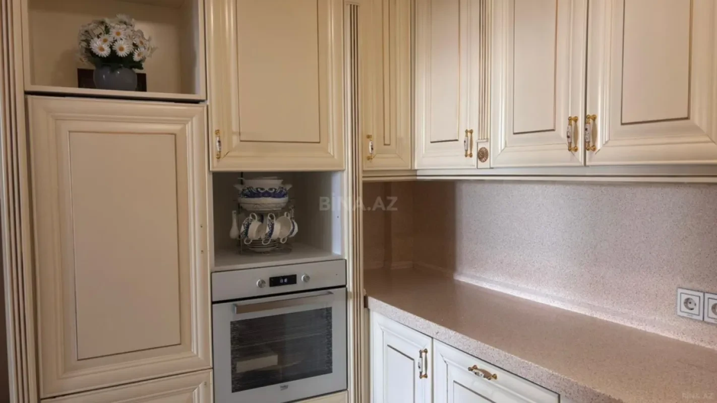 Satılır 4 otaqlı mənzil 92 m²