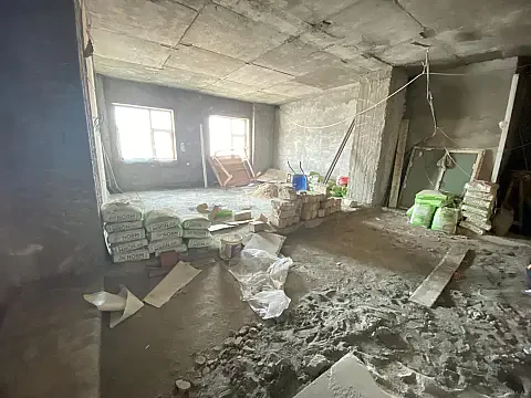 Satılır 4 otaqlı mənzil 185 m²