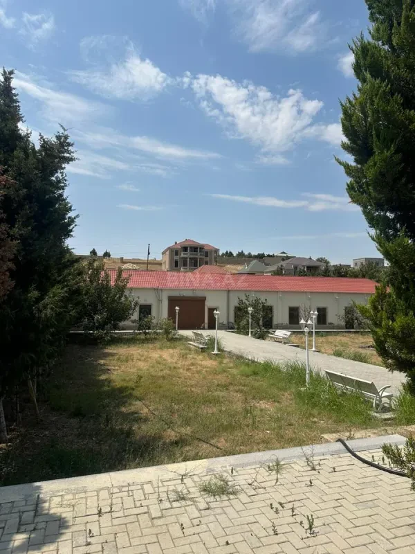 Satılır 5 otaqlı həyət evi 250 m²