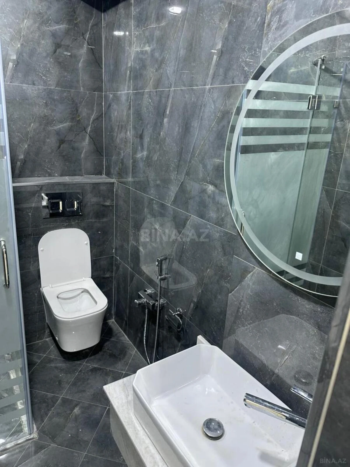 Satılır 5 otaqlı həyət evi 250 m²