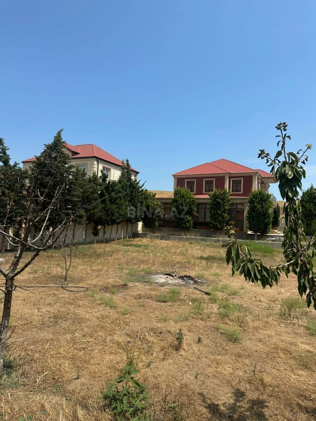Satılır 5 otaqlı həyət evi 250 m²