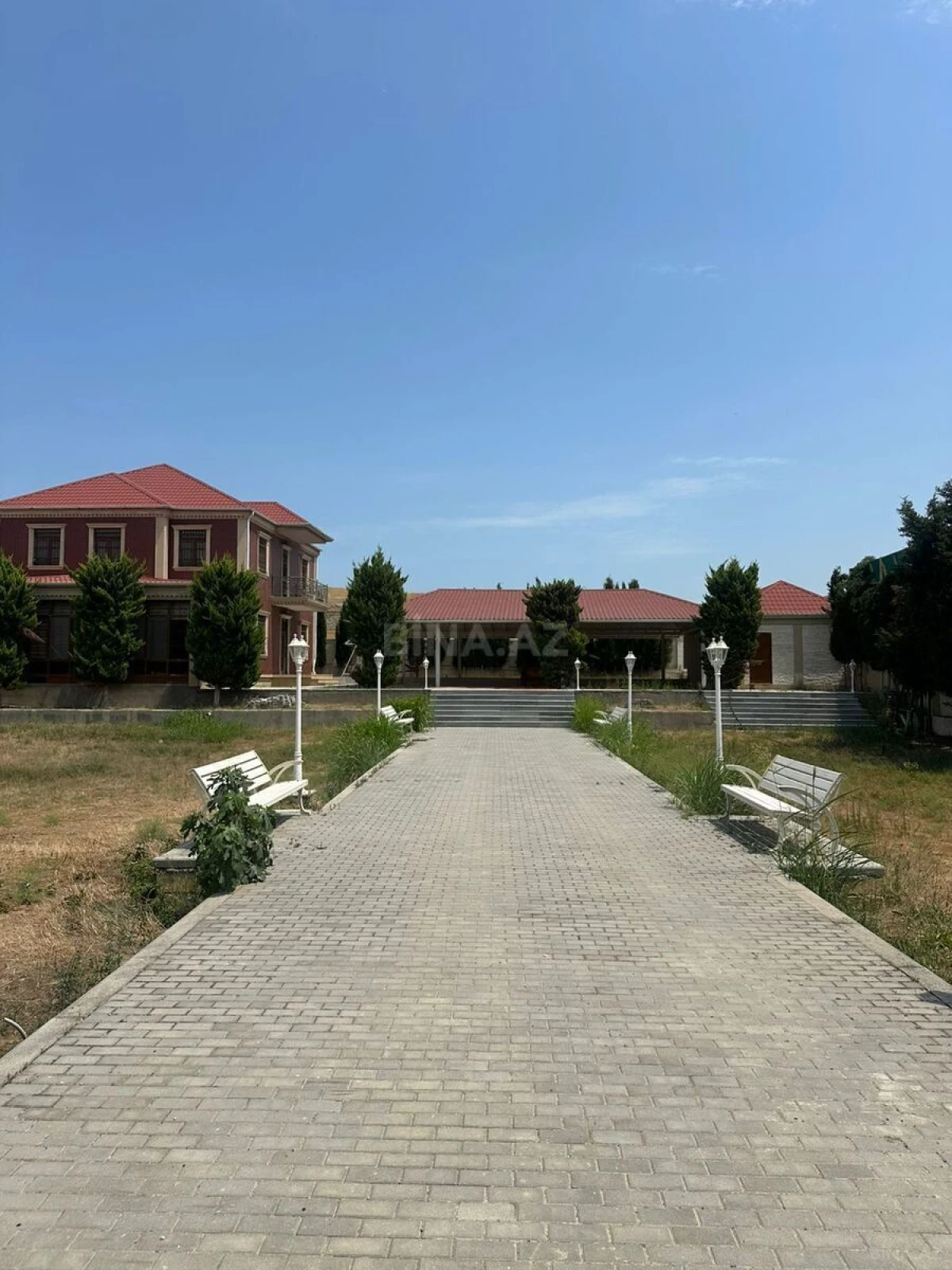 Satılır 5 otaqlı həyət evi 250 m²