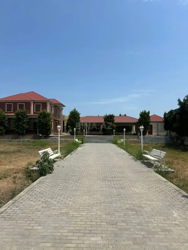 Satılır 5 otaqlı həyət evi 250 m²