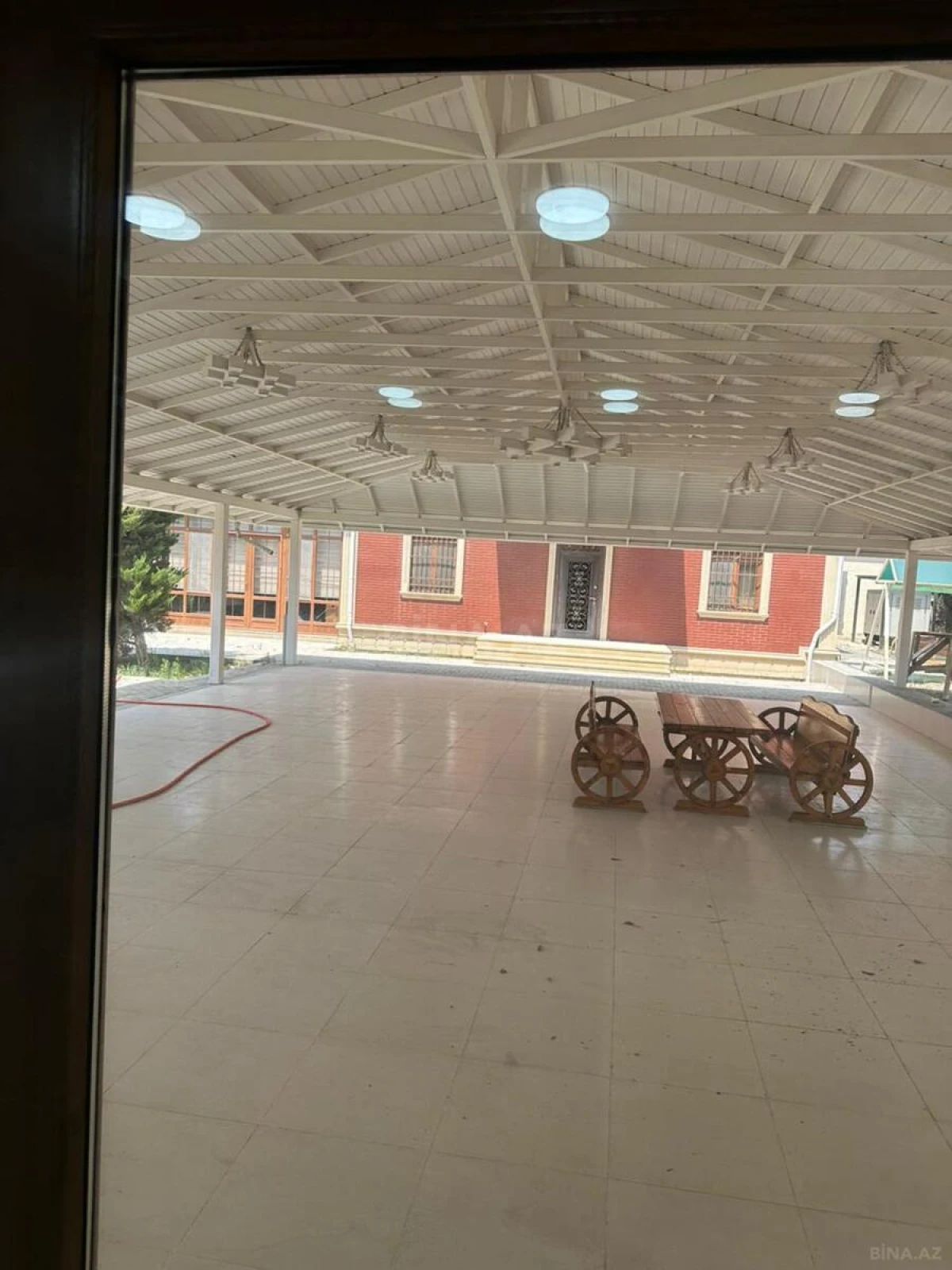 Satılır 5 otaqlı həyət evi 250 m²