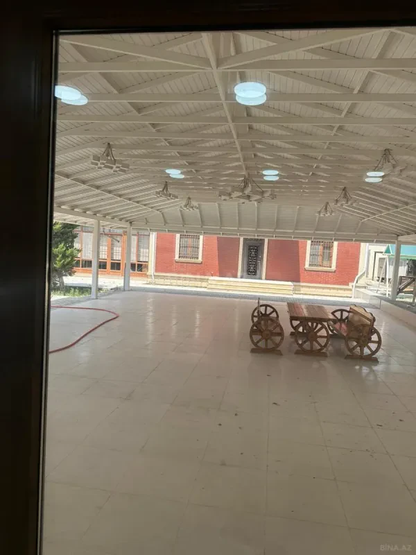 Satılır 5 otaqlı həyət evi 250 m²