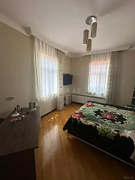 Satılır 5 otaqlı həyət evi 250 m²