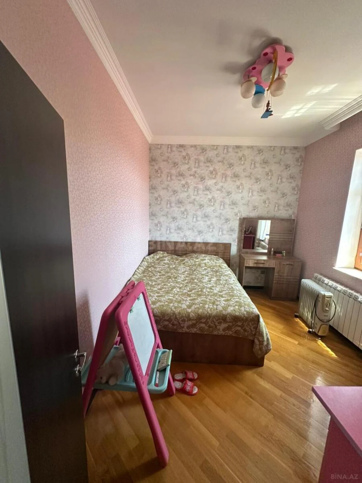Satılır 5 otaqlı həyət evi 250 m²