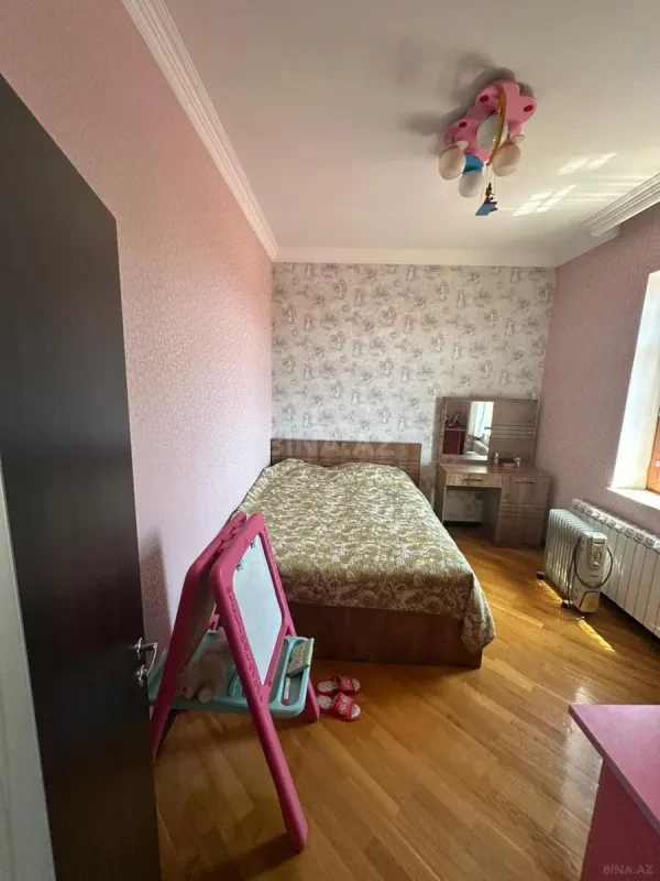 Satılır 5 otaqlı həyət evi 250 m²