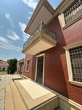Satılır 5 otaqlı həyət evi 250 m²