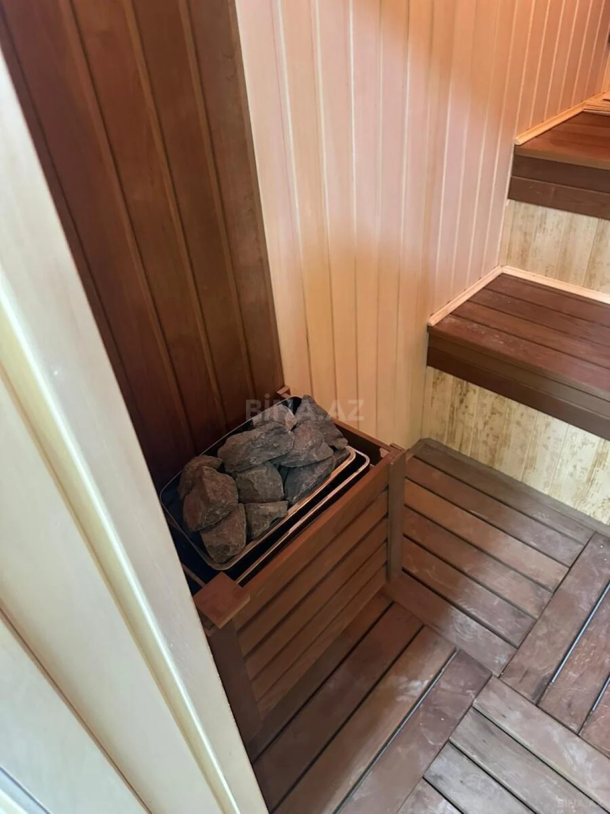 Satılır 5 otaqlı həyət evi 250 m²