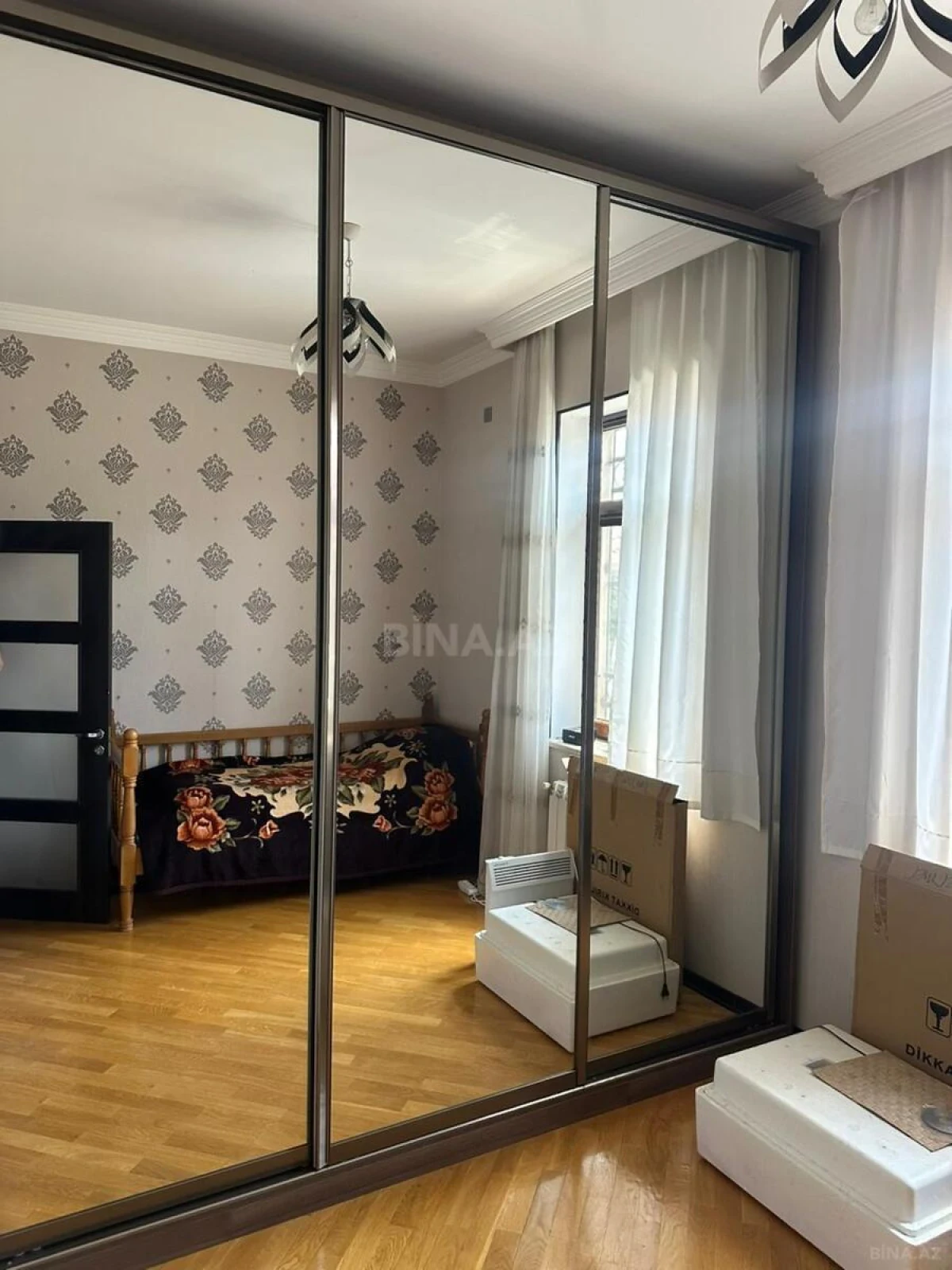 Satılır 5 otaqlı həyət evi 250 m²