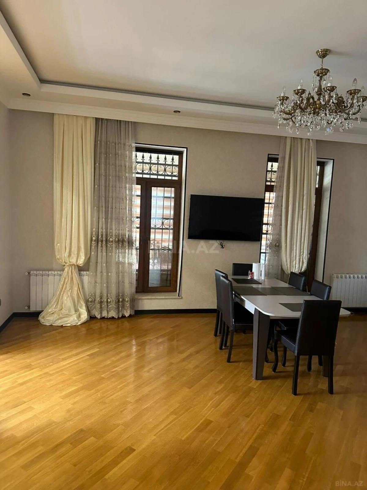 Satılır 5 otaqlı həyət evi 250 m²