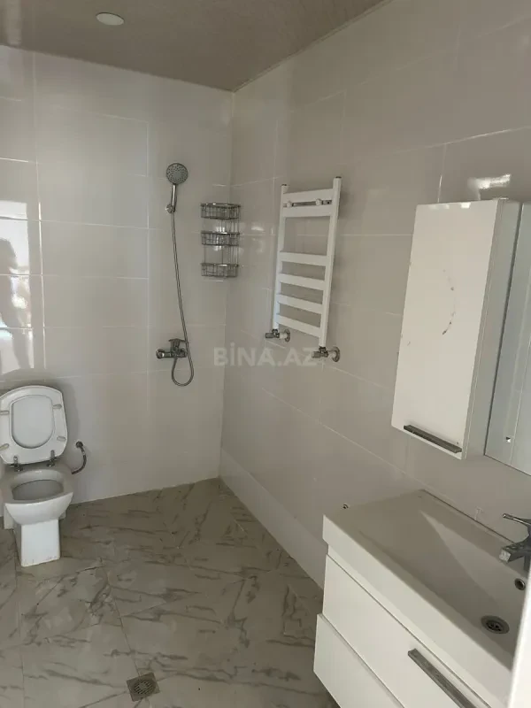 Satılır 5 otaqlı həyət evi 250 m²