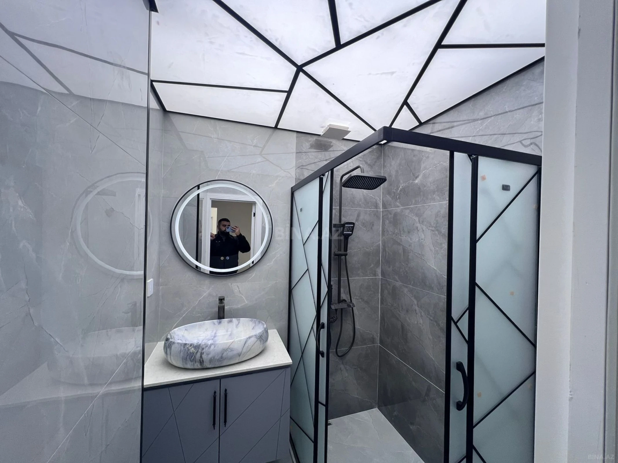 Satılır 4 otaqlı mənzil 110 m²
