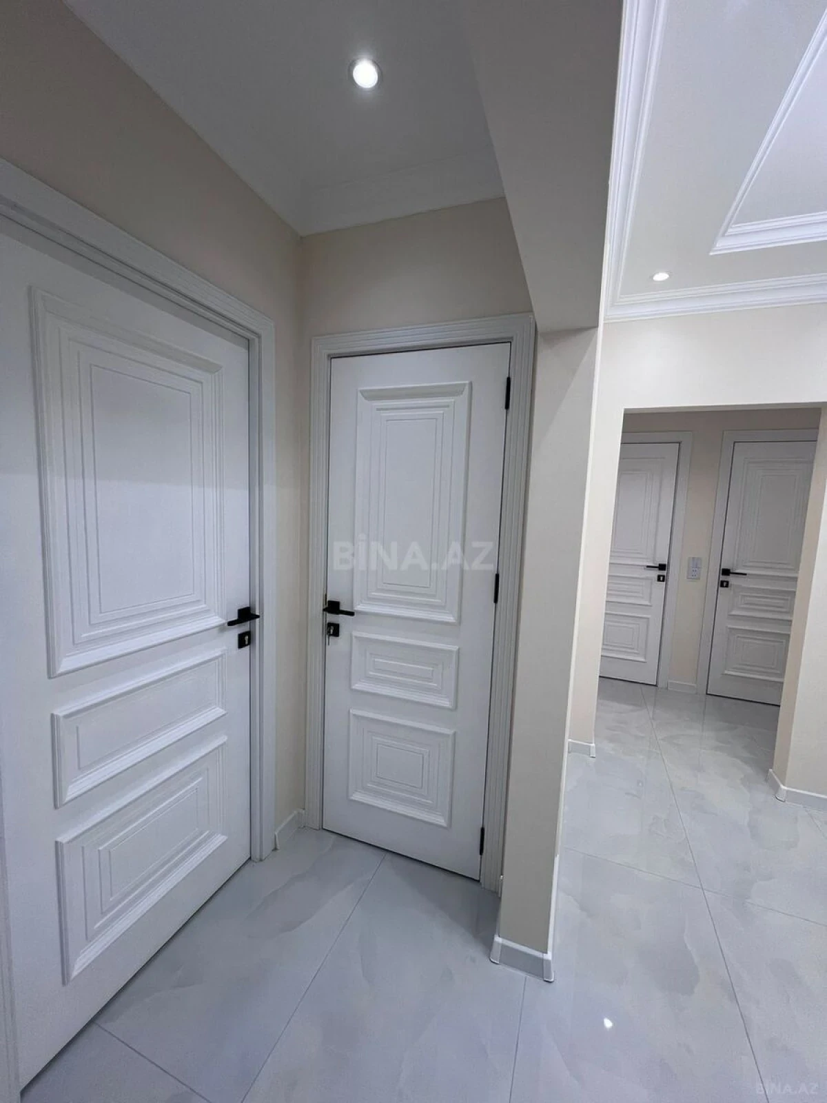 Satılır 4 otaqlı mənzil 110 m²
