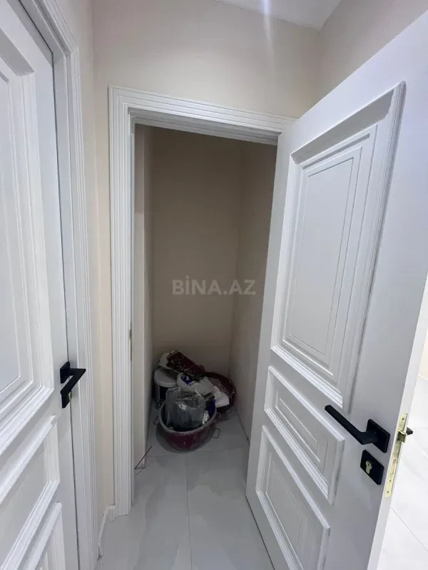 Satılır 4 otaqlı mənzil 110 m²