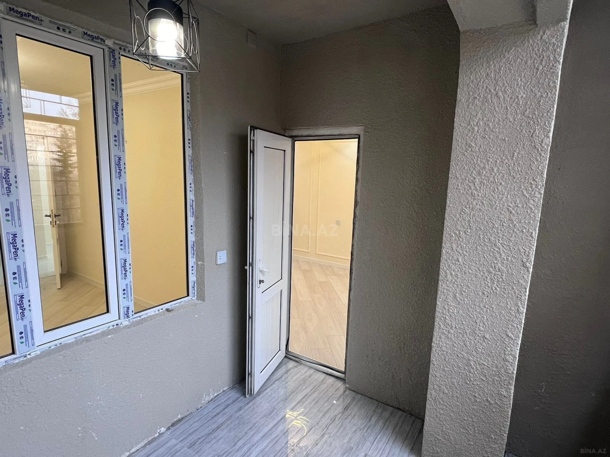 Satılır 4 otaqlı mənzil 110 m²