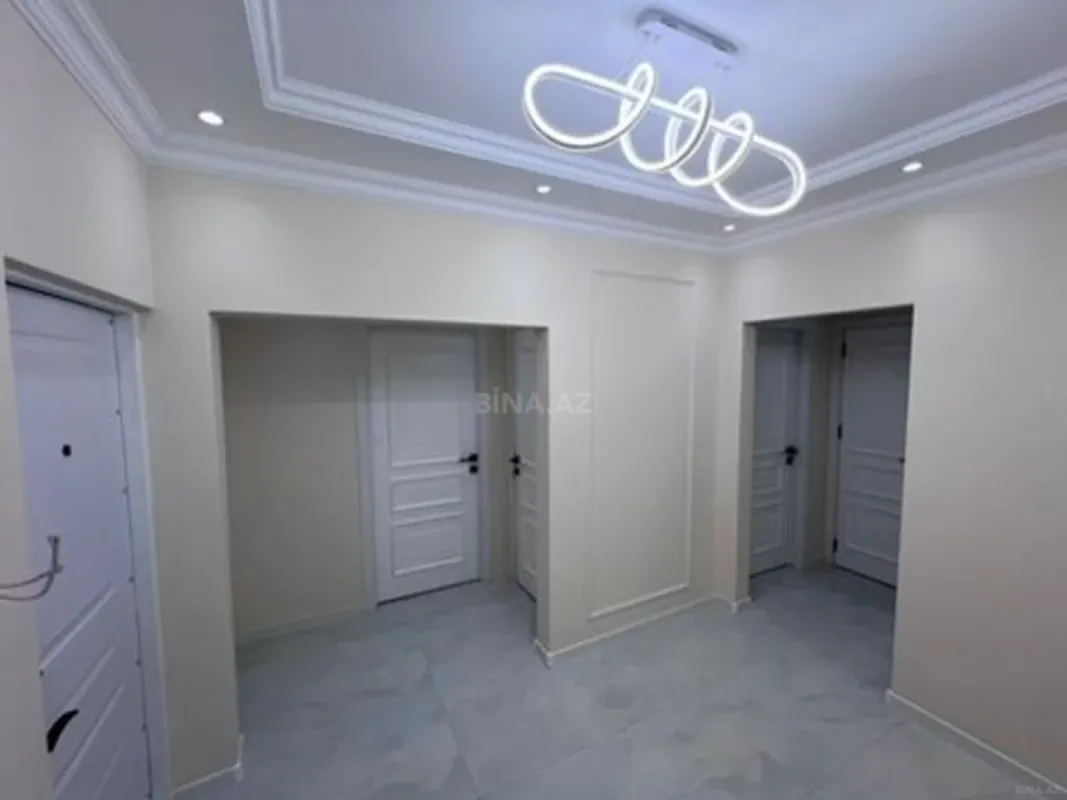 Satılır 4 otaqlı mənzil 110 m²