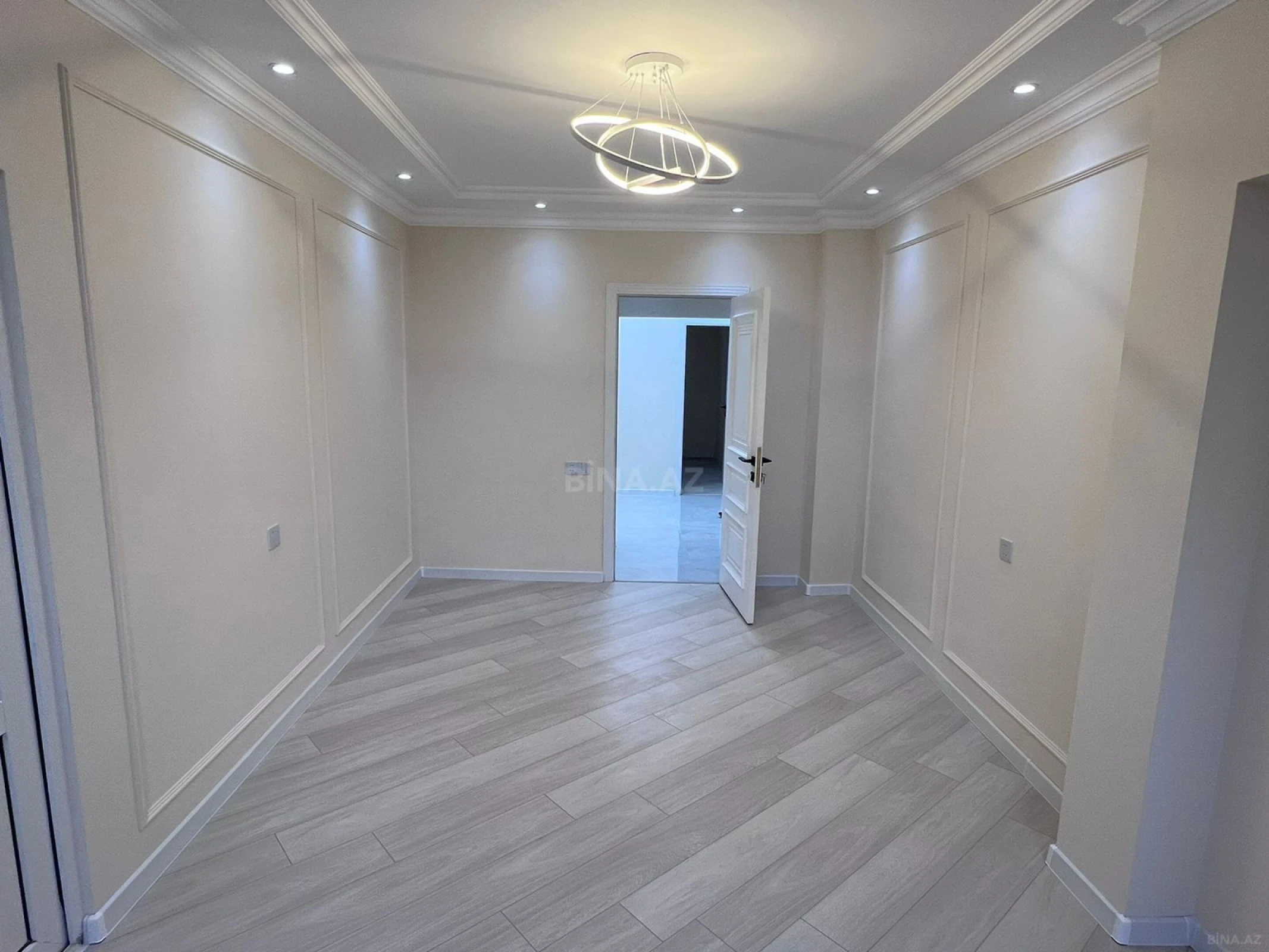 Satılır 4 otaqlı mənzil 110 m²