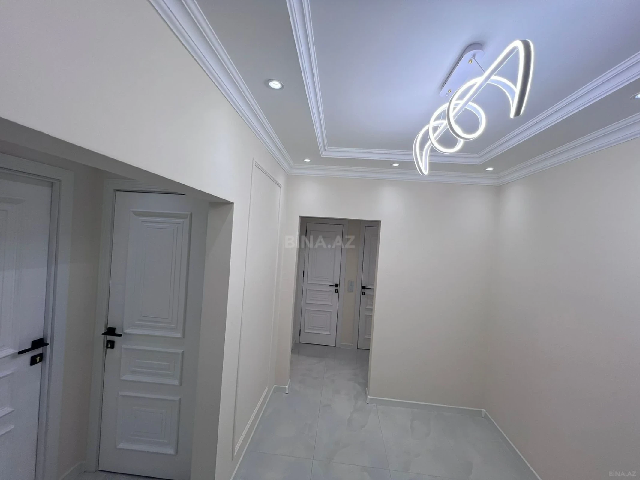 Satılır 4 otaqlı mənzil 110 m²