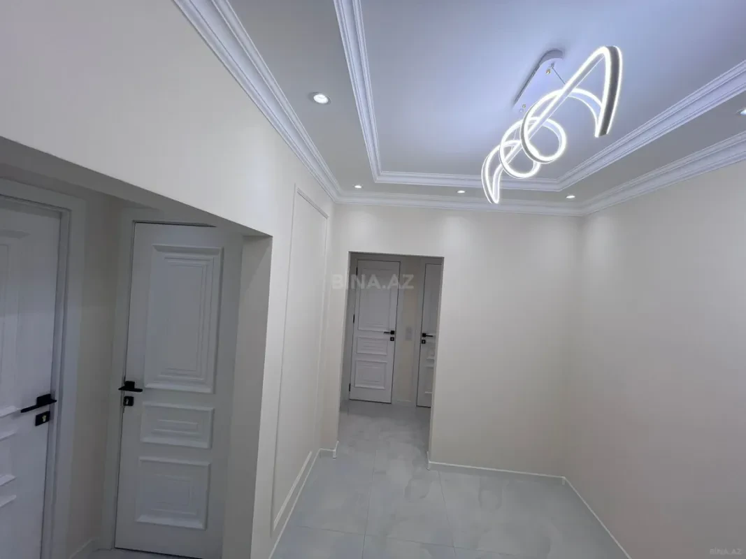 Satılır 4 otaqlı mənzil 110 m²