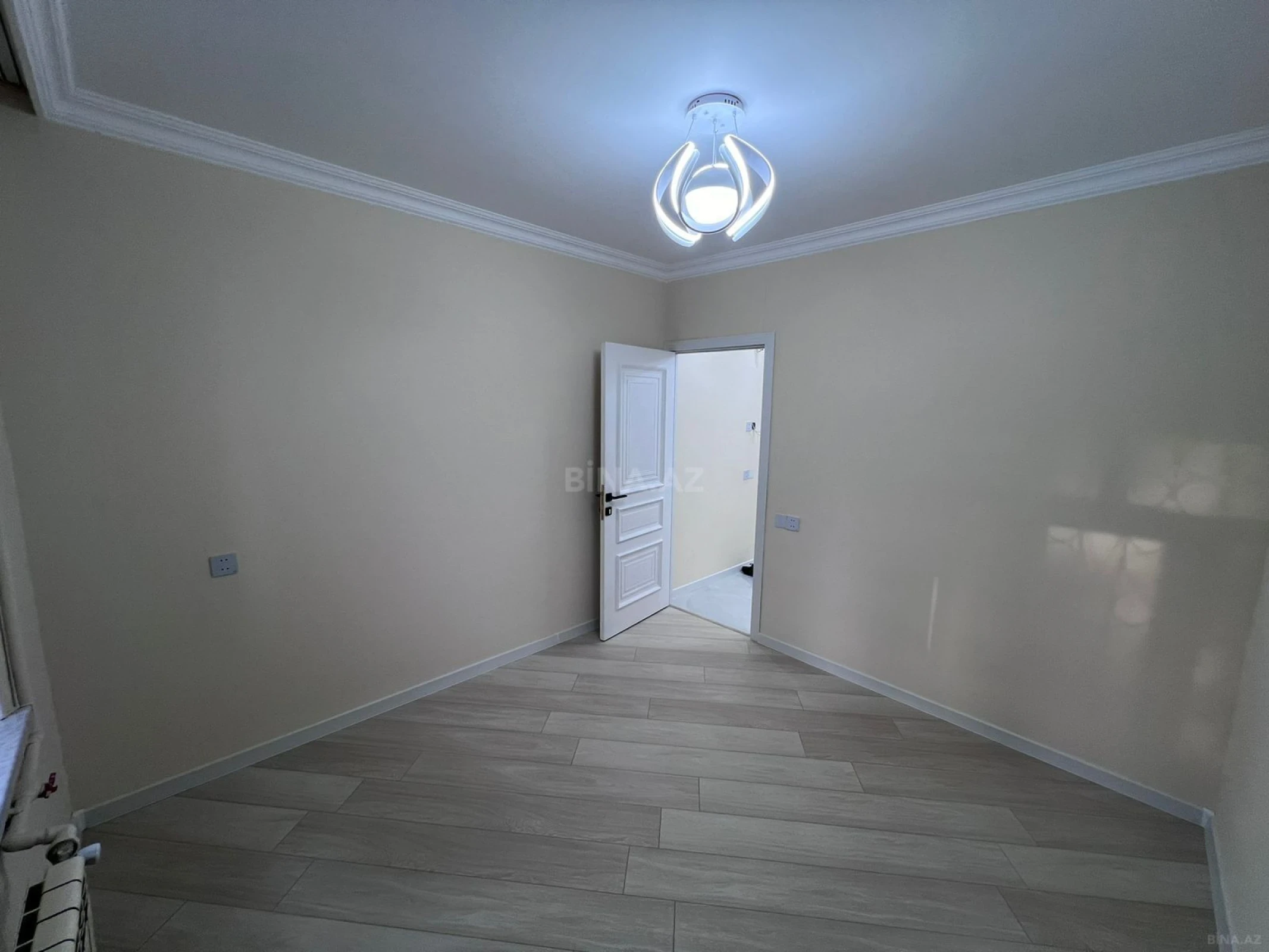 Satılır 4 otaqlı mənzil 110 m²