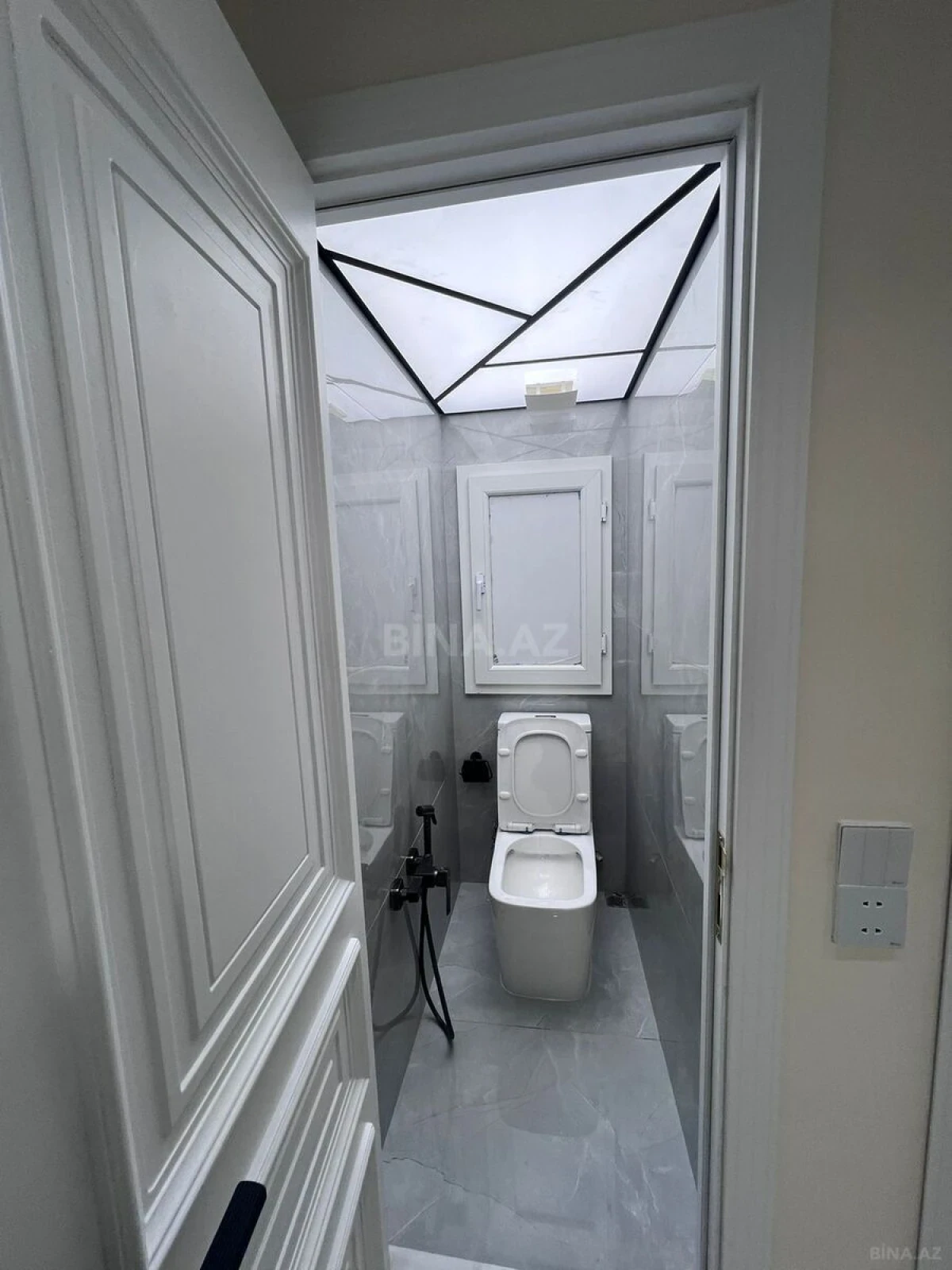 Satılır 4 otaqlı mənzil 110 m²