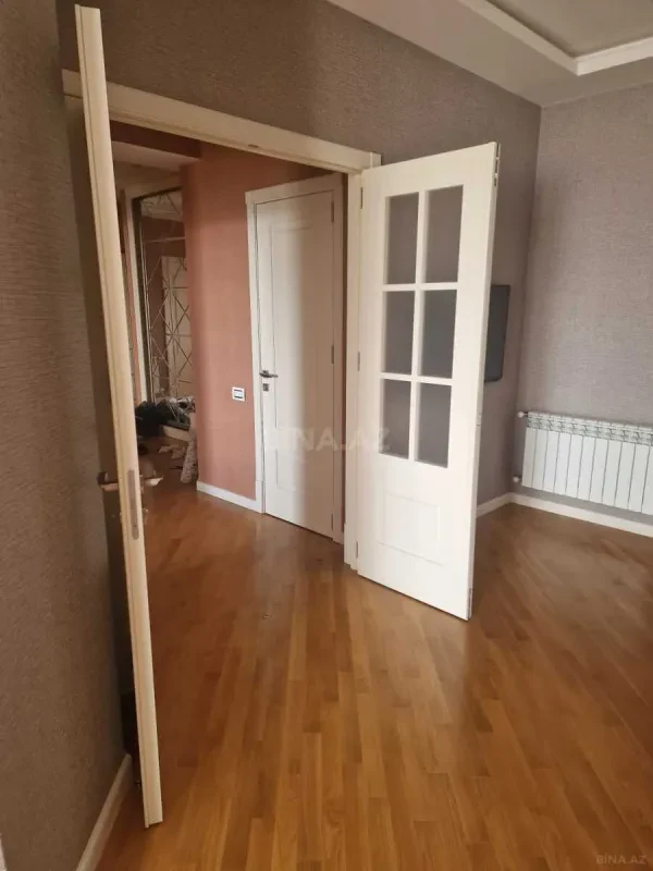 Kirayə verilir 3 otaqlı mənzil 135 m²