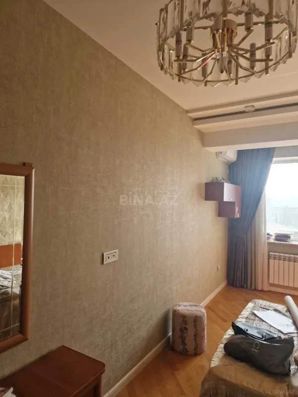 Kirayə verilir 3 otaqlı mənzil 135 m²