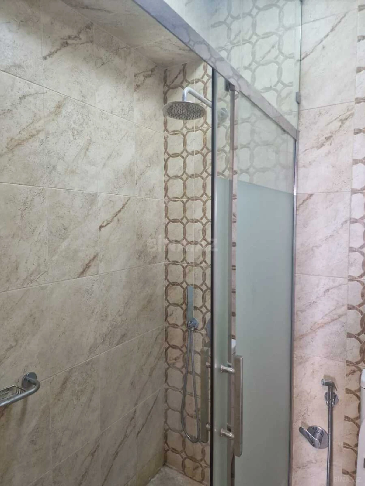 Kirayə verilir 3 otaqlı mənzil 135 m²