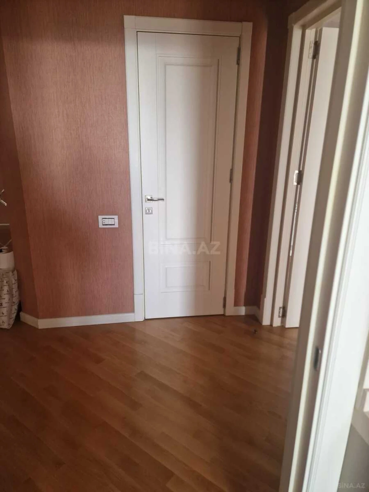 Kirayə verilir 3 otaqlı mənzil 135 m²