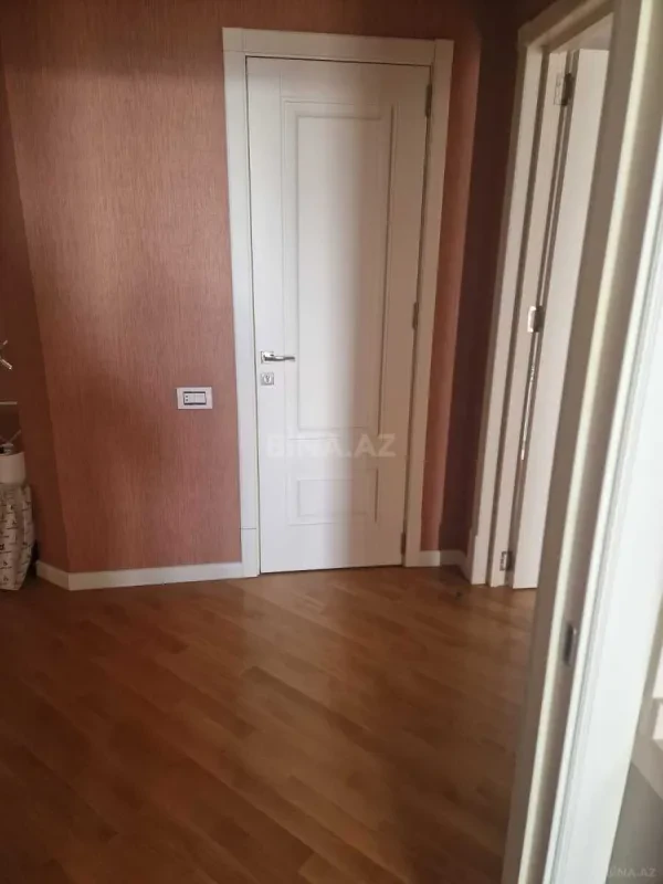 Kirayə verilir 3 otaqlı mənzil 135 m²
