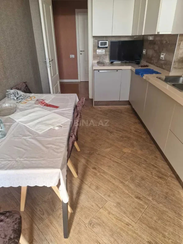Kirayə verilir 3 otaqlı mənzil 135 m²