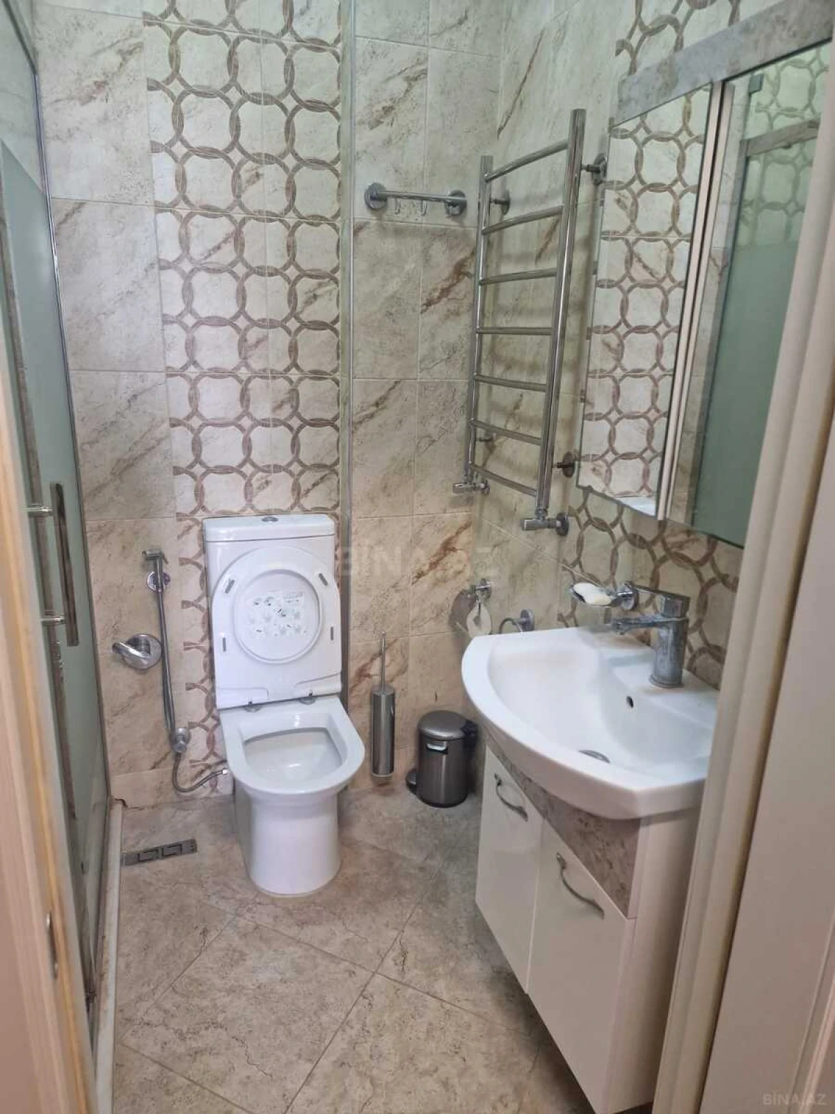 Kirayə verilir 3 otaqlı mənzil 135 m²