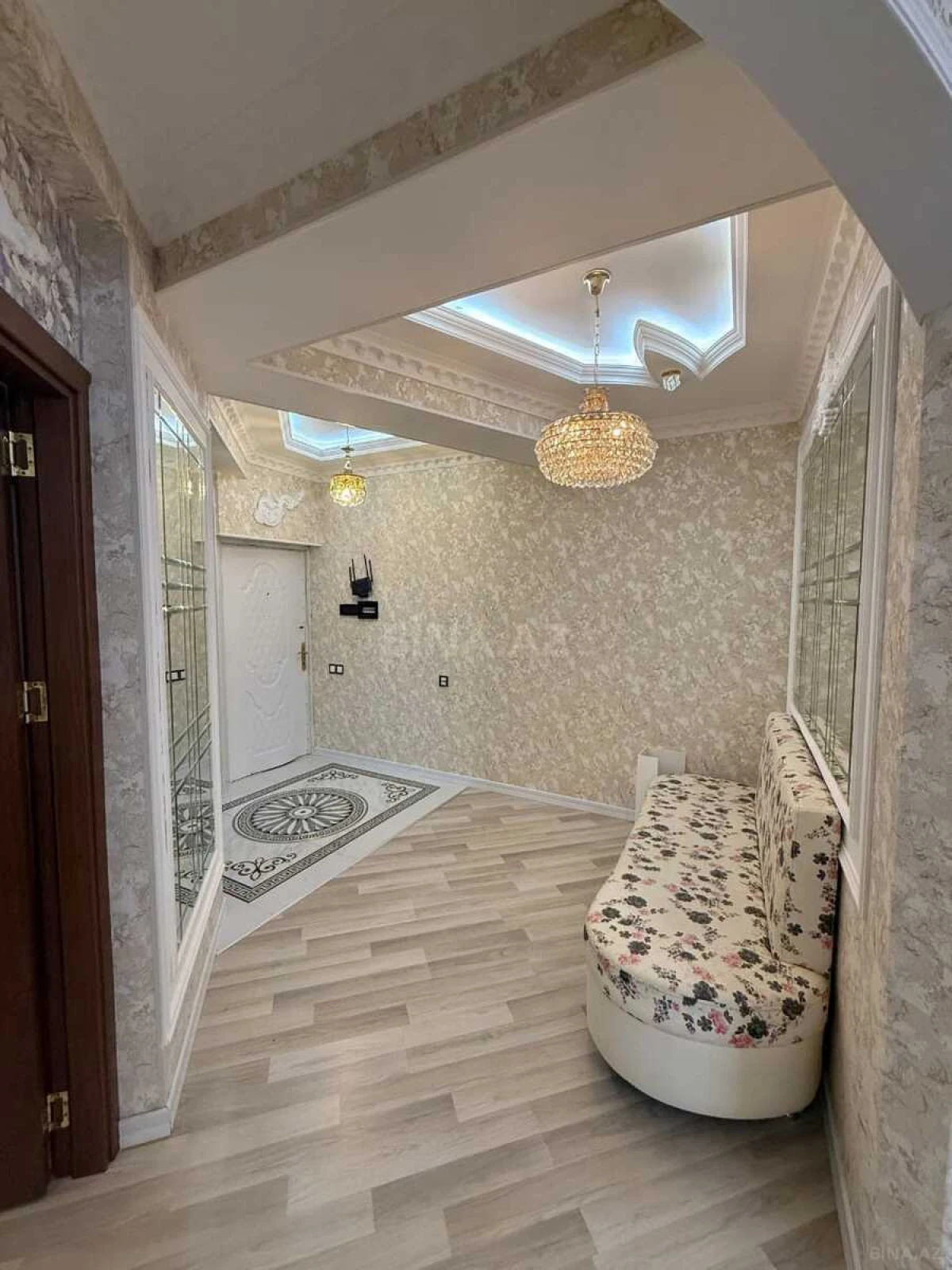 Kirayə verilir 2 otaqlı mənzil 75 m²