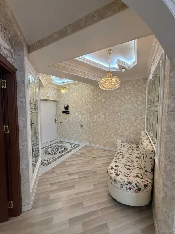 Kirayə verilir 2 otaqlı mənzil 75 m²